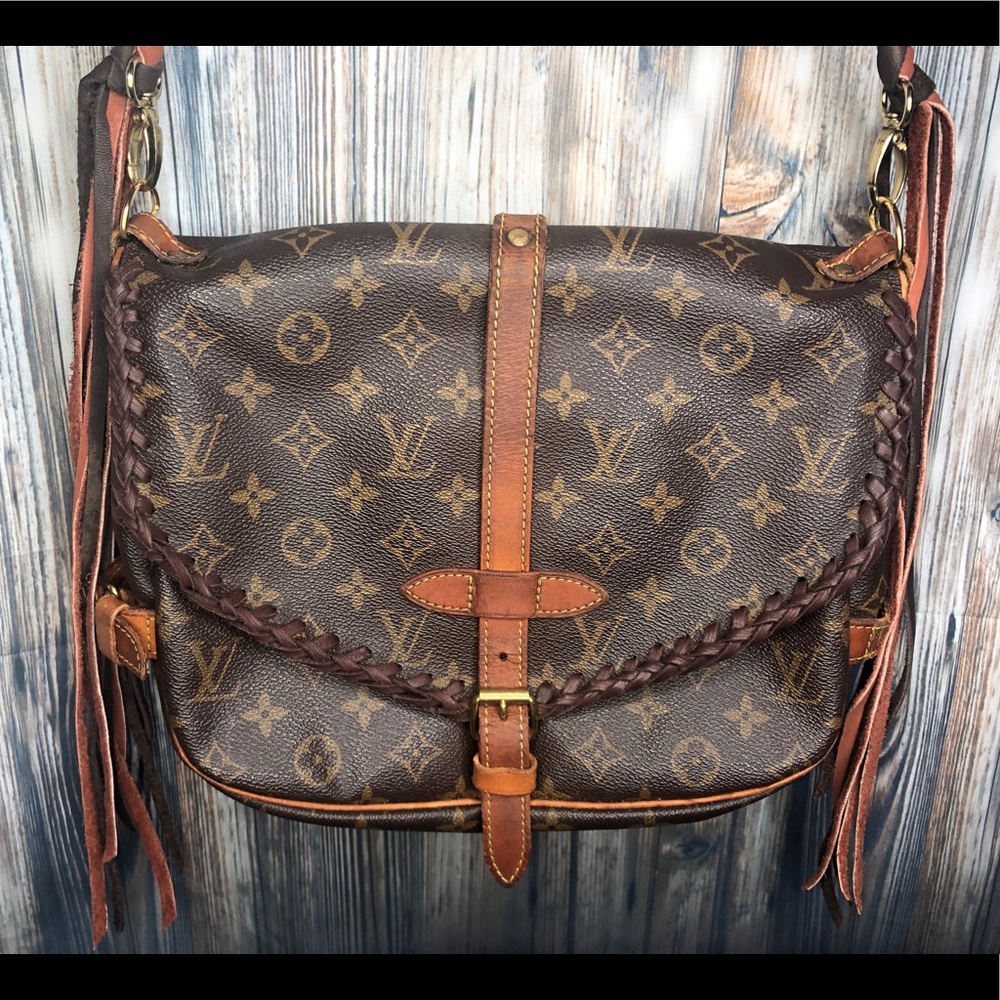 Authentic fringe Louis Vuitton saumur 30